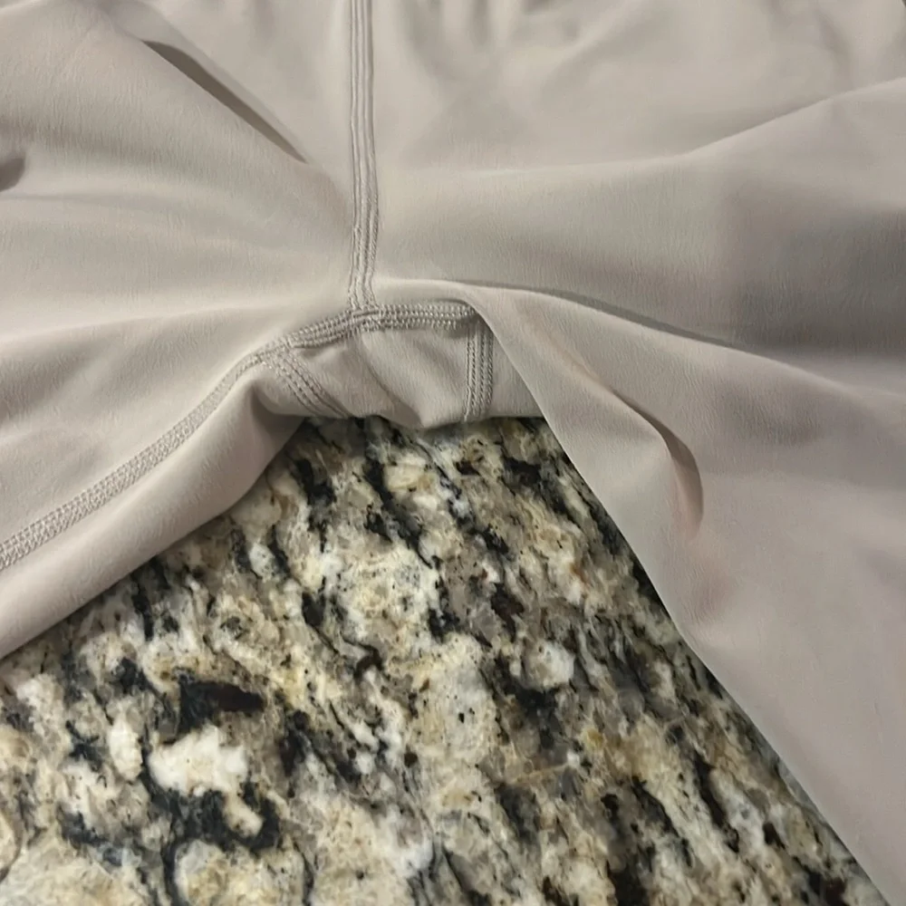 Left on Friday Super Moves Short 9” NWOT Sz Small - Picture 10 of 10